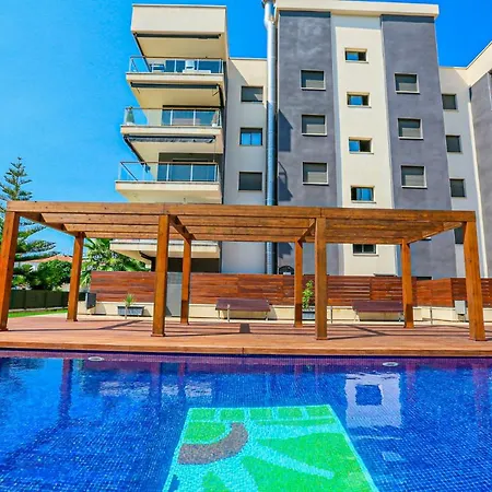 Tropicana Bjs D - Only Families Apartment